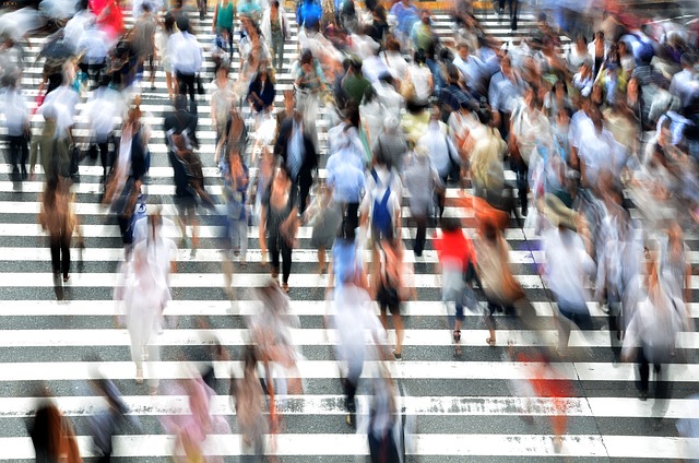 街行く日本人の画像